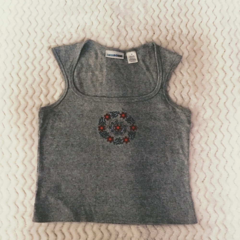 ❤️CROP TOP GREY WITH FLOWER 🌹 PRINT MONOGRAM ❤️